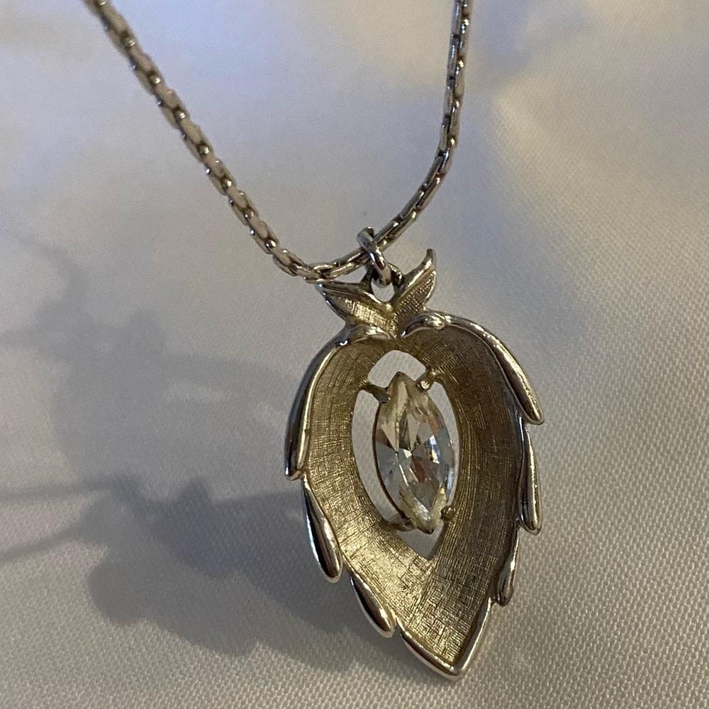 Vintage Sarah Coventry Silver Tone Leaf Rhinestone Necklace